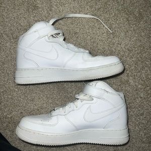 Air max high top fits 7.5 woman